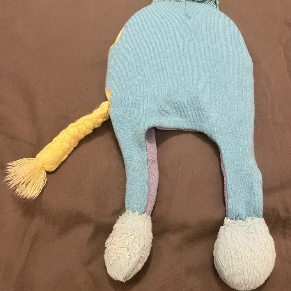 Flipeez by ABG Disney Frozen Elsa Interactive Knit Earflap Hat Blue Girls Beanie